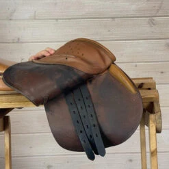 Used Beval LTD Close Contact Saddle 17/M 19 Used Beval LTD Close Contact Saddle 17/M -Equestrian Supplies Store 260 R Flap 38483.1665530679