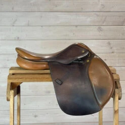 Used Beval LTD Close Contact Saddle 17/M 17 Used Beval LTD Close Contact Saddle 17/M -Equestrian Supplies Store 260 R Side 35326.1665530668