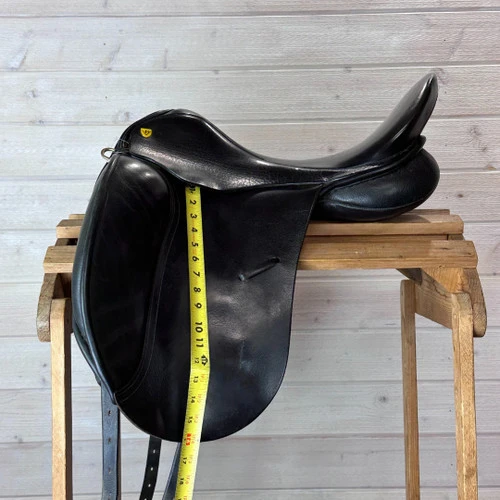 Used Revere Dressage Saddle 17.5/M