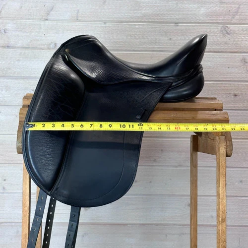 Used Schleese HK Dressage Saddle 17.5/MW 5 Used Schleese HK Dressage Saddle 17.5/MW - Image 3