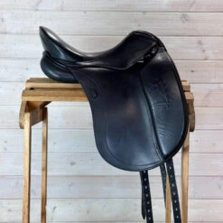 Used Schleese HK Dressage Saddle 17.5/MW 22 Used Schleese HK Dressage Saddle 17.5/MW -Equestrian Supplies Store 327 R Side 35719.1684874692