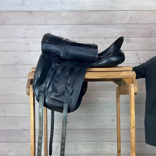 Used Albion SLK Dressage Saddle 17.5/MW 8 Used Albion SLK Dressage Saddle 17.5/MW - Image 6