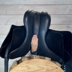 Used Stubben Portos Dressage Saddle 17.5/MW 23 Used Stubben Portos Dressage Saddle 17.5/MW -Equestrian Supplies Store 330 Channel Measurement 81472.1686181811