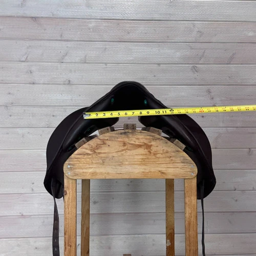 Used Equipe Viktoria Monoflap Dressage Saddle 17.5/W 5 Used Equipe Viktoria Monoflap Dressage Saddle 17.5/W - Image 3