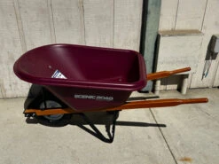 Scenic Road Single Wheel Wheelbarrow -Equestrian Supplies Store IMG 0366 35995.1679425172