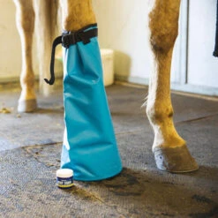 Vetericyn Mobility Hoof Soak -Equestrian Supplies Store mobility hoof soak 30mg lifestyle 21304078 vetericyn 20903.1649368058