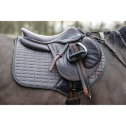 LeMieux Self-Cool Close Contact Square Pad -Equestrian Supplies Store self cooling cc polar grey lifestyle 4854 lemieux 94556.1670554260