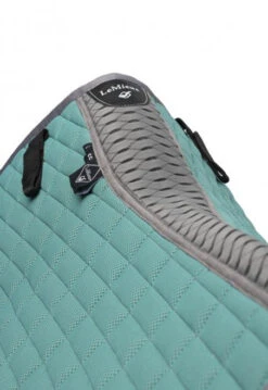 LeMieux Self-Cool Close Contact Square Pad -Equestrian Supplies Store self cooling cc spearment detail 4854 lemieux 95059.1670554193